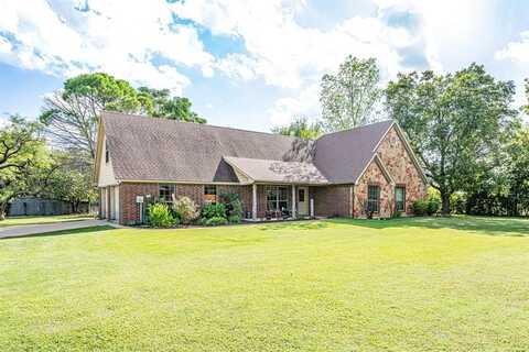 800 Stella Mae Drive, Fort Worth, TX 76028