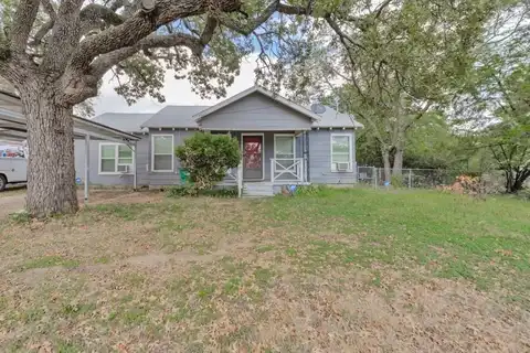 1010 N Matthews Street, Bowie, TX 76230