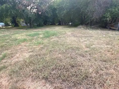 605 N Schopmeyer Street, Gainesville, TX 76240