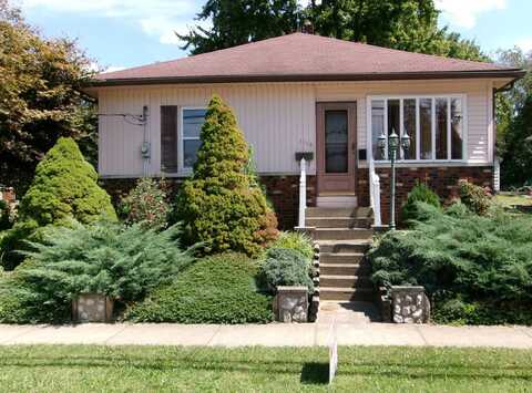 1119 N Jackson St, Huntingburg, IN 47542