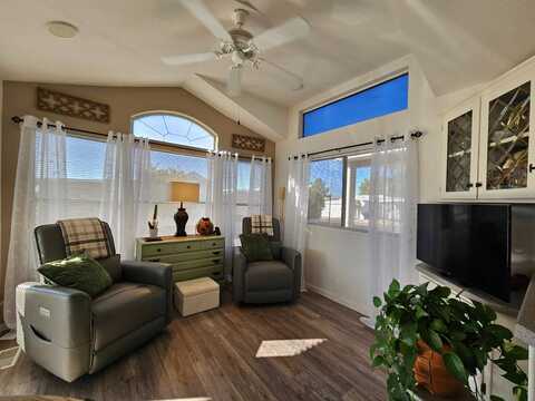 650 N. Hawes Road, Mesa, AZ 85207