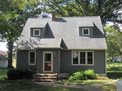 229 River St, Jackson, MN 56143