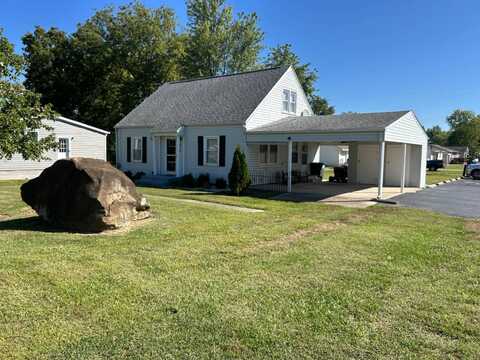 819 S. Main Street, Clay City, IL 62824