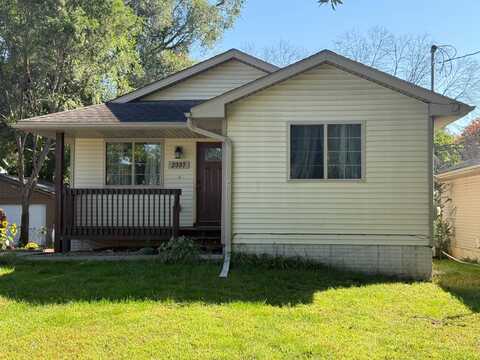 2007 E. 40th, Des Moines, IA 50317