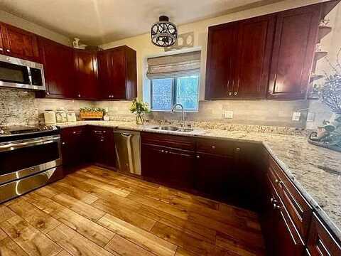 1500 Limahana Cir, Lahaina, HI 96761