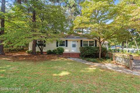 870 N Ashe Street, Southern Pines, NC 28387