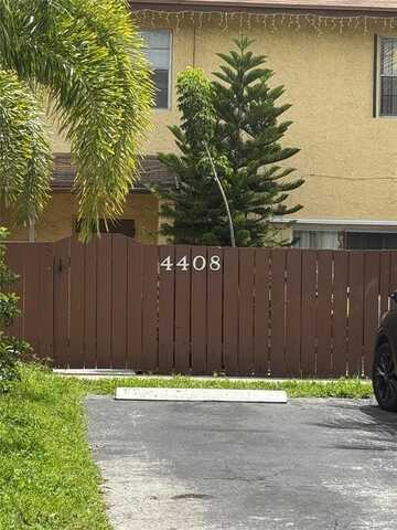 4408 NW 4th Ave, Deerfield Beach, FL 33064