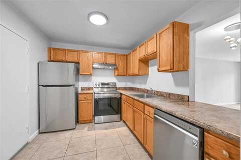 7541 NW 16th St, Plantation, FL 33313