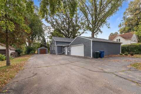 207 DARBOY Road, COMBINED LOCKS, WI 54113