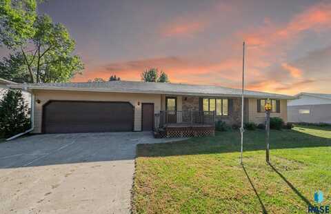 310 N Maple St, Viborg, SD 57070