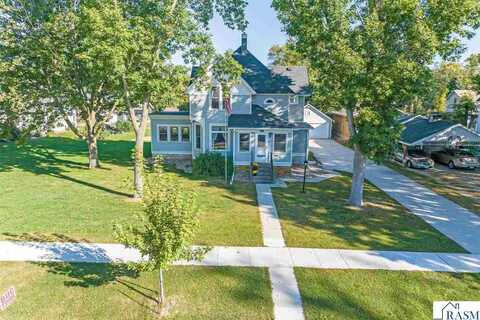215 E 1st Street, Blue Earth, MN 56013