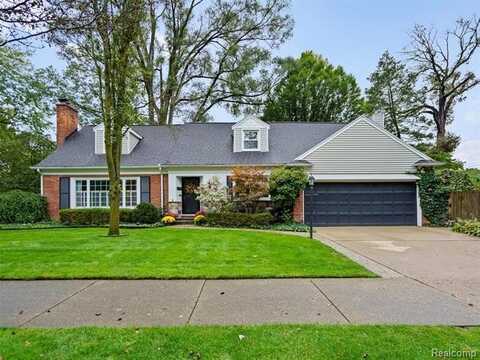 683 Lincoln Road, Grosse Pointe, MI 48230