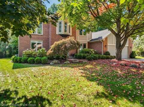 3365 Rocky Crest Drive, Rochester Hills, MI 48306