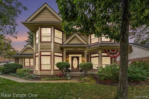 6764 Redford Circle, Troy, MI 48085