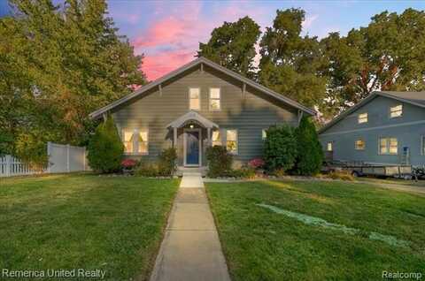 315 S 1st Street, Brighton, MI 48116