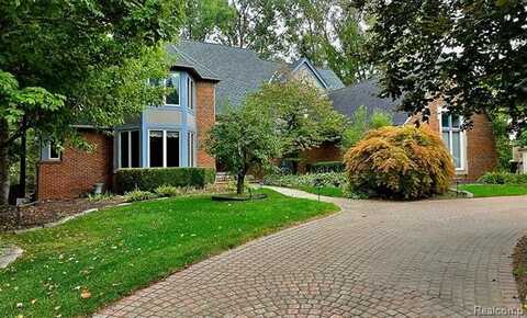 27950 Copper Creek Lane, Farmington Hills, MI 48331