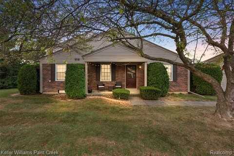 15823 Charleston Drive, Clinton Township, MI 48038
