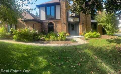 21653 Heatheridge Lane, Farmington Hills, MI 48167