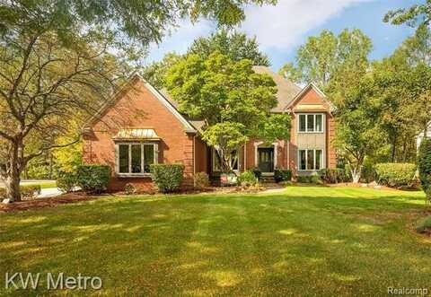 1639 Heatherwood Drive, Troy, MI 48098