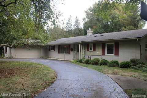 423 Dalebrook Lane, Bloomfield Hills, MI 48301