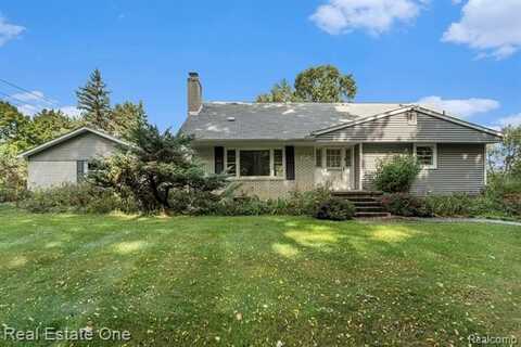 1800 Silverbell Road, Rochester, MI 48306