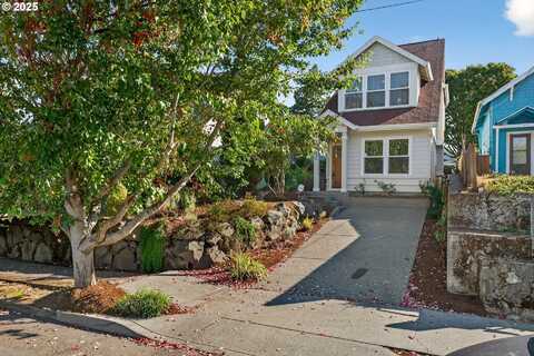 3626 NE 8TH AVE, Portland, OR 97212