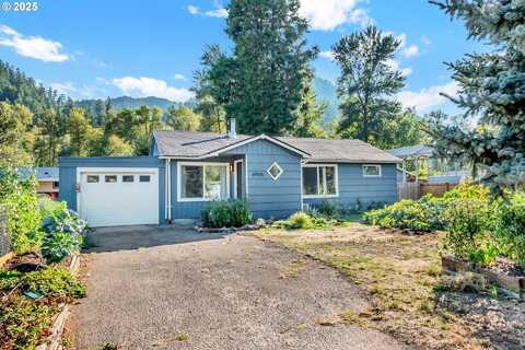 47576 RIVERVIEW ST, Oakridge, OR 97463