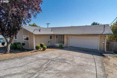 310 NW LOST LN, Winston, OR 97496