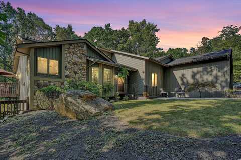 4196 Toddsbury DR, Vinton, VA 24179