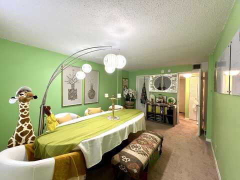500 Executive Center Drive, West Palm Beach, FL 33401