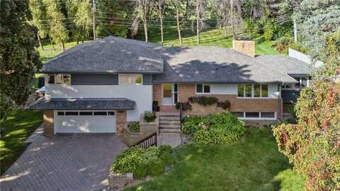 2167 Rosewood Lane N, Roseville, MN 55113