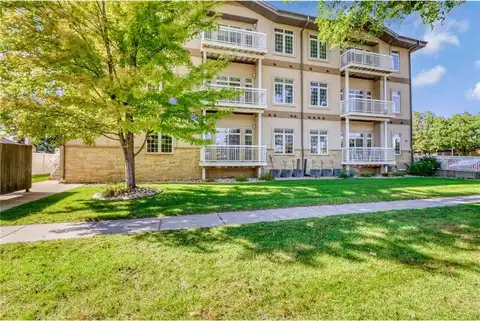 203 6th Street S, Moorhead, MN 56560