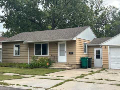 1420 Armstrong Avenue N, Glencoe, MN 55336