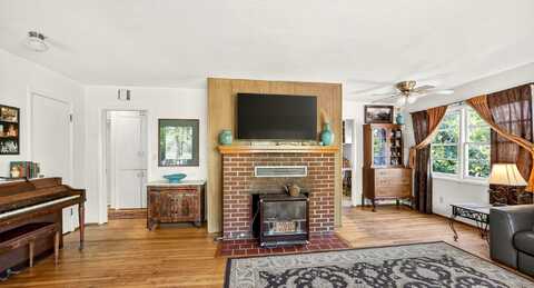 219 NE Outlook Avenue, Grants Pass, OR 97526