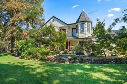 2399 Rogue River Highway, Gold Hill, OR 97525