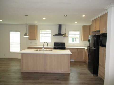 43253 Clementine Dr, Clinton, MI 48036