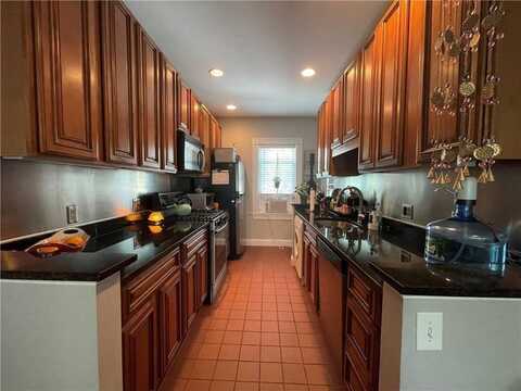 3 Bay View Avenue, Bristol, RI 02809