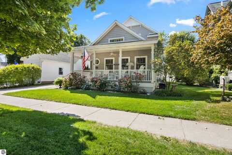 122 Forest Avenue, Frankfort, MI 49635