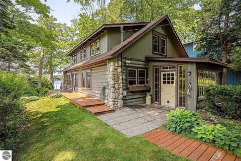 843 N South Long Lake Road, Traverse City, MI 49685