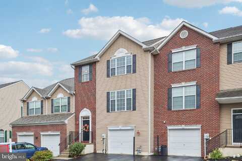 5192 SPRING RIDGE DRIVE E, MACUNGIE, PA 18062