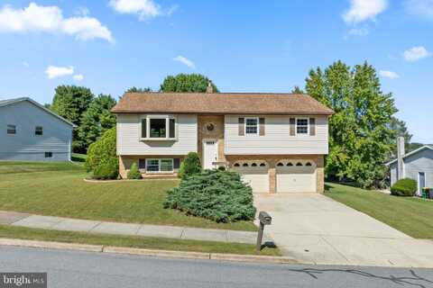 975 HILLCREST DRIVE S, MACUNGIE, PA 18062