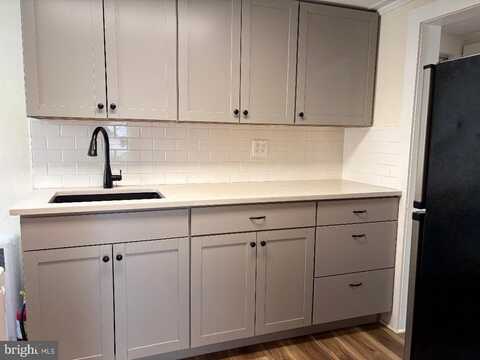 24 N UNION STREET, LAMBERTVILLE, NJ 08530