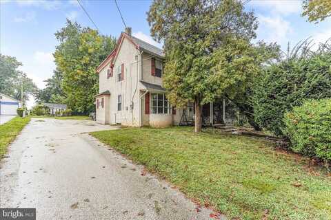 46 E KNOWLES AVENUE, GLENOLDEN, PA 19036