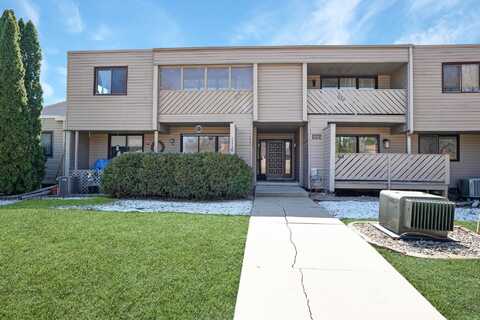 1114 Prairie Meadow Court, Waterloo, IA 50702