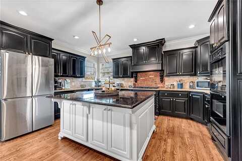 4205 NE Kenton AVE, Bentonville, AR 72712