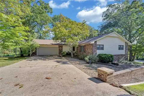 1 Wimborne LN, Bella Vista, AR 72715