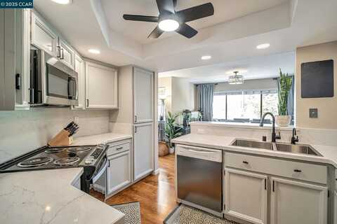 22135 Sevilla Rd, Hayward, CA 94541