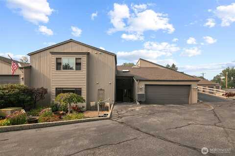 225 19th Street NE 23, East Wenatchee, WA 98802