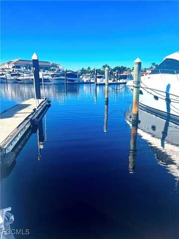 D21 Gulf Harbour Marina, Fort Myers, FL 33908