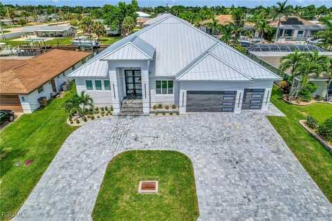 809 Miramar Court, Cape Coral, FL 33904